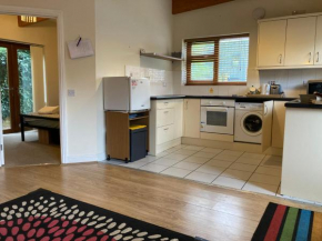 CV225AA Ground-Floor Flat Near Rugby School Self Check-in